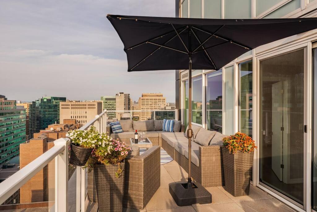 Luxury 2-Bedroom Penthouse Downtown With Free Parking Ottawa Exterior foto