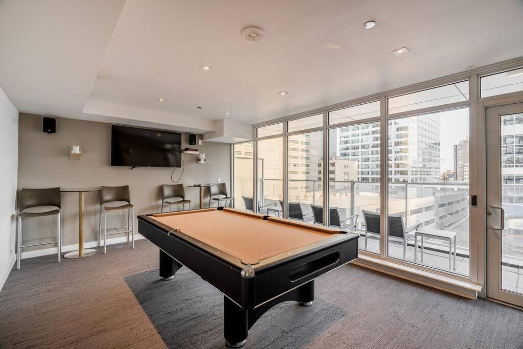 Luxury 2-Bedroom Penthouse Downtown With Free Parking Ottawa Exterior foto