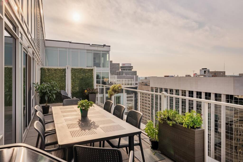 Luxury 2-Bedroom Penthouse Downtown With Free Parking Ottawa Exterior foto